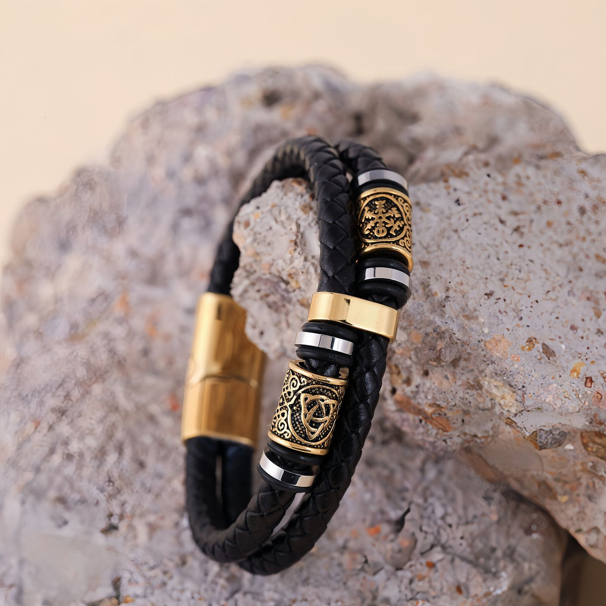 Bold Gold-Pattern Barrel Men’s Leather Bracelet