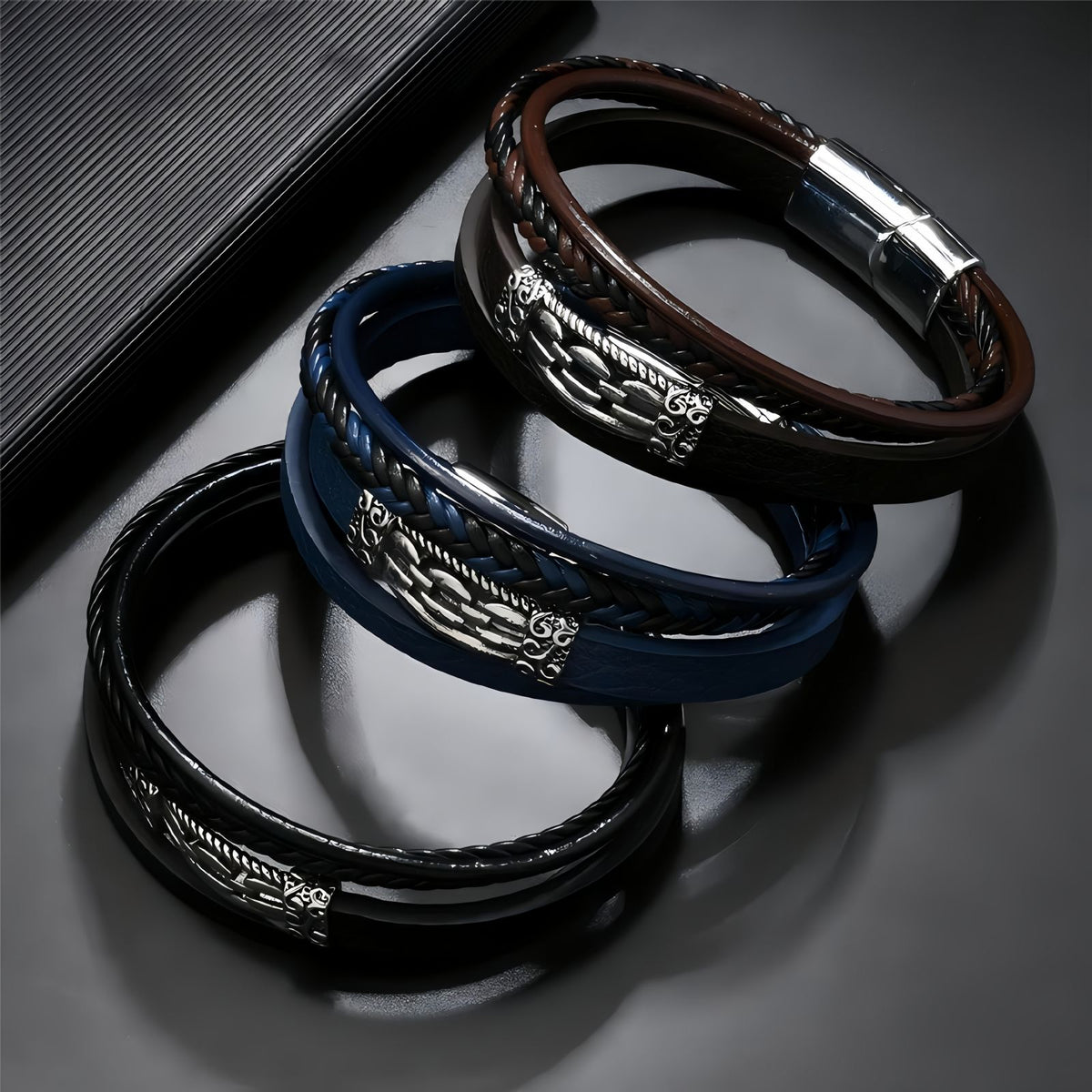 Men’s Layered Leather Bracelet with Vintage Chain Inlay